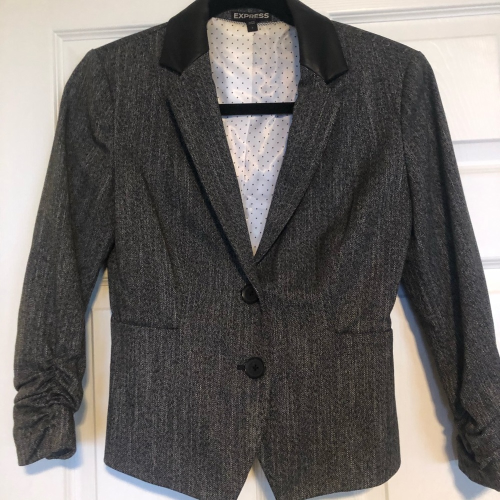 Fitted grey blazer with leather detail